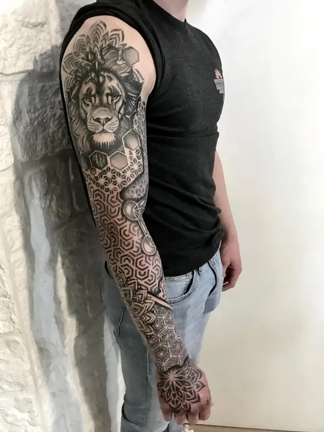 Tatouage réalisé au salon 16